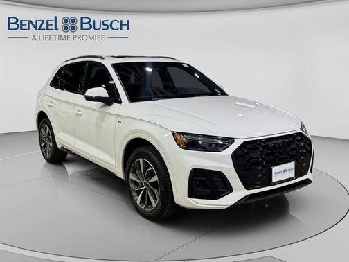 Arkona White 2024 Audi Q5 45 S line quattro Premium