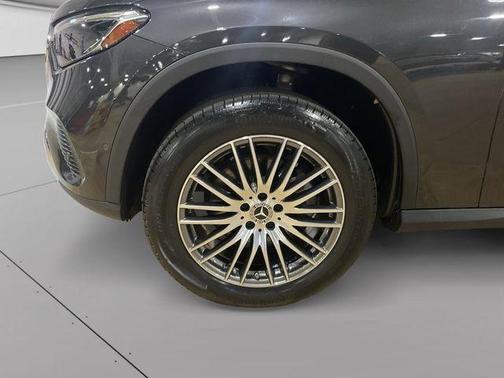 Graphite Gray Metallic 2023 Mercedes-Benz GLC 300 Base 4MATIC