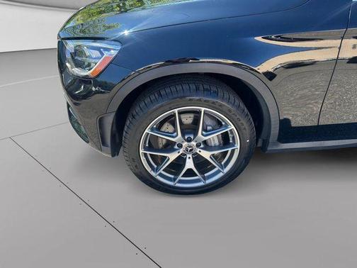 Black 2022 Mercedes-Benz GLC 300 Base 4MATIC