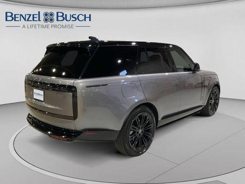 Eiger Grey 2024 Land Rover Range Rover P400 SE