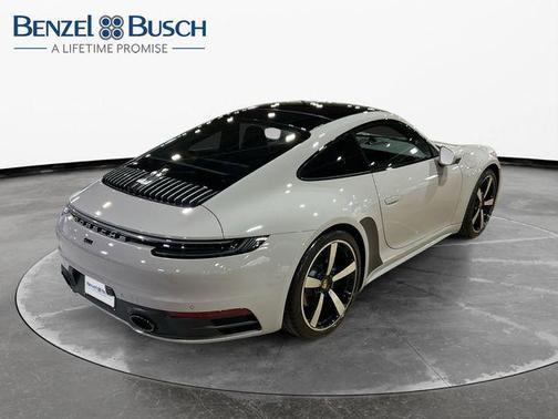 2022 Porsche 911 Carrera 4