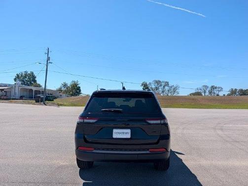 High Gloss Black 2027 Jeep Grand Cherokee Limited