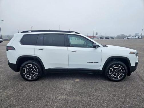 Bright White Clearcoat 2026 Jeep Cherokee Limited