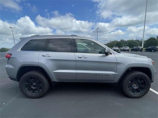 2020 Jeep Grand Cherokee Laredo