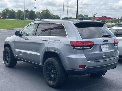 2020 Jeep Grand Cherokee Laredo
