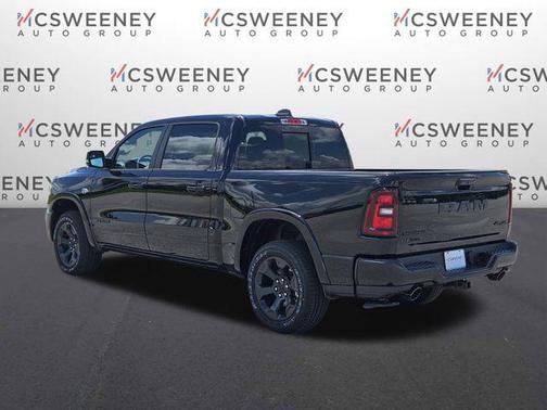 Diamond Black Crystal Pearlcoat 2026 RAM 1500 Big Horn/Lone Star