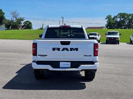 Bright White Clearcoat 2026 RAM 1500 Big Horn/Lone Star