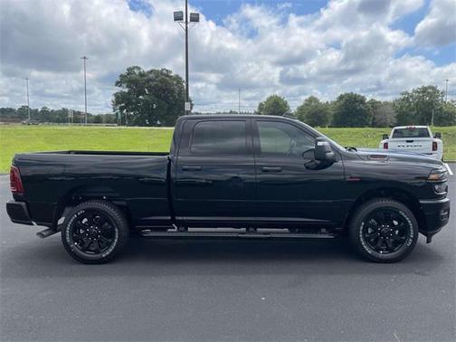 2025 RAM 2500 Big Horn Crew Cab 4x2 6'4' Box