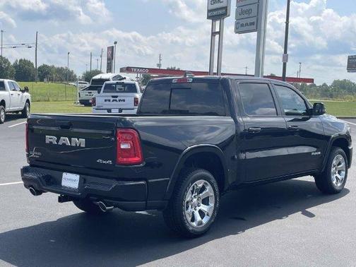 Diamond Black Crystal Pearlcoat 2026 RAM 1500 Big Horn/Lone Star