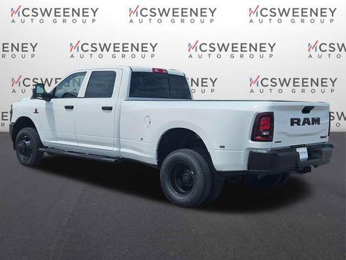 Bright White Clearcoat 2026 RAM 3500 Tradesman Crew Cab 4x4 8' Box