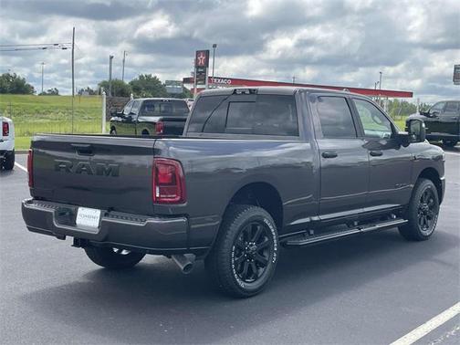 2025 RAM 2500 Big Horn Crew Cab 4x2 6'4' Box