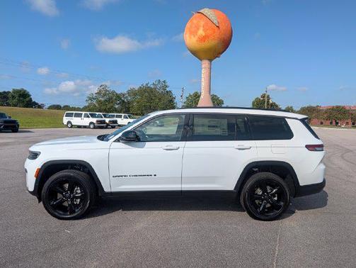 Bright White Clearcoat 2027 Jeep Grand Cherokee L Limited