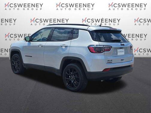 Silver Zynith Metallic Clearcoat 2026 Jeep Compass Latitude