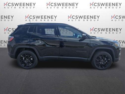 Diamond Black Crystal Pearlcoat 2026 Jeep Compass Latitude