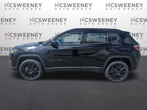 Diamond Black Crystal Pearlcoat 2026 Jeep Compass Latitude