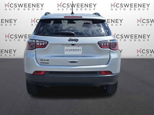 Silver Zynith Metallic Clearcoat 2026 Jeep Compass Latitude