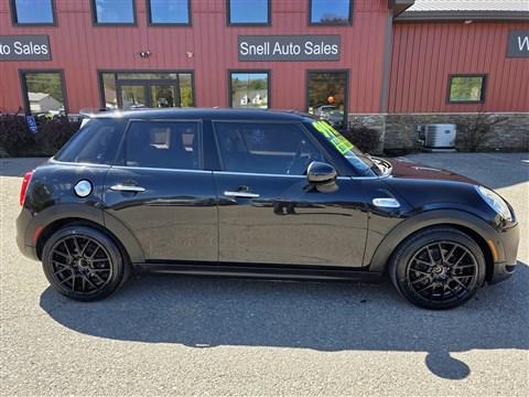 BLACK 2018 MINI Hardtop Cooper S