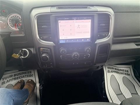 BLACK 2022 RAM 1500 Classic SLT