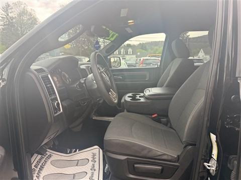 BLACK 2022 RAM 1500 Classic SLT