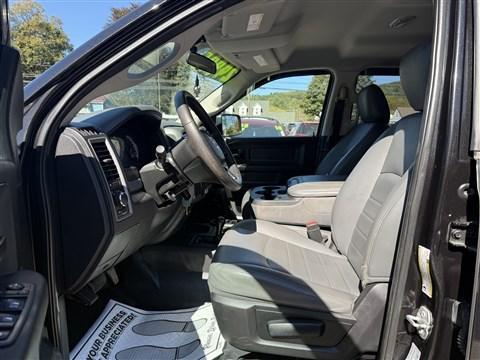 2017 RAM 2500 Tradesman Crew Cab 4x4 6'4' Box