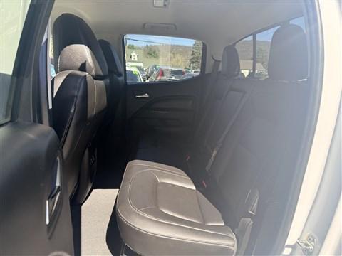 white 2022 Chevrolet Colorado LT