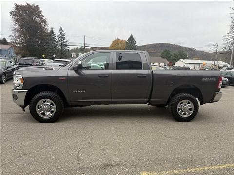 2020 RAM 2500 Tradesman Crew Cab 4X4 6'4' Box