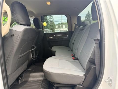 WHITE 2019 RAM 2500 Big Horn Crew Cab 4x4 6'4' Box