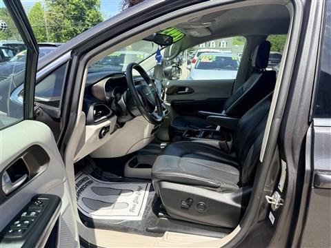 gray 2018 Chrysler Pacifica Touring-L