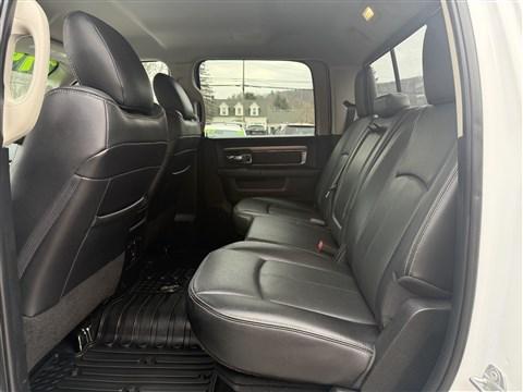 2018 RAM 2500 Laramie Crew Cab 4x4 6'4' Box