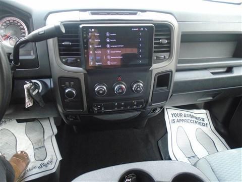 2018 RAM 2500 Tradesman Crew Cab 4x4 6'4' Box
