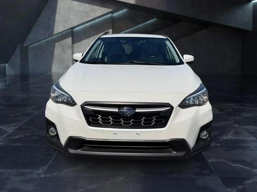 Crystal White Pearl 2018 Subaru Crosstrek 2.0i Premium