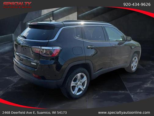 Diamond Black Crystal Pearlcoat 2024 Jeep Compass Latitude