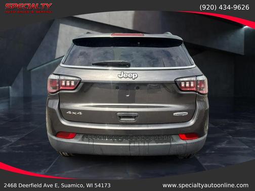 Granite Crystal Metallic Clearcoat 2018 Jeep Compass Latitude