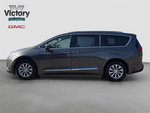 2019 Chrysler Pacifica Touring-L