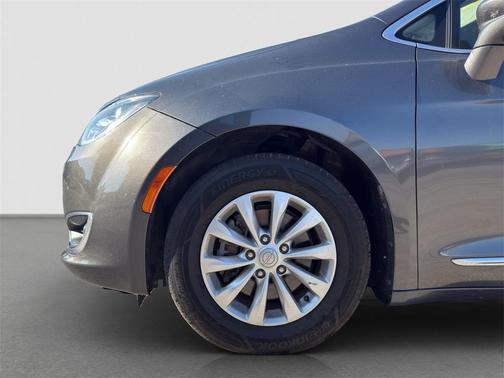 2019 Chrysler Pacifica Touring-L