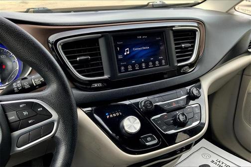 2020 Chrysler Voyager LXI