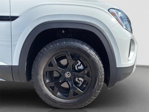 2024 Volkswagen Atlas 2.0T Peak Edition SE w/Technology