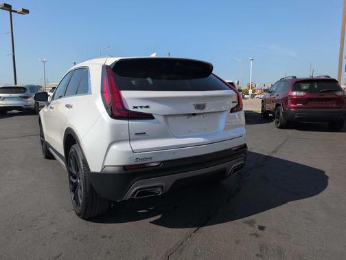2023 Cadillac XT4 Premium Luxury