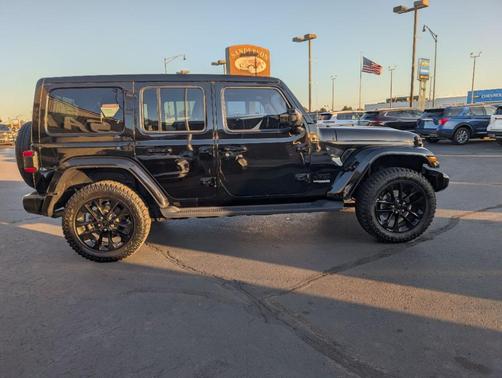 2020 Jeep Wrangler Unlimited Sahara High Altitude