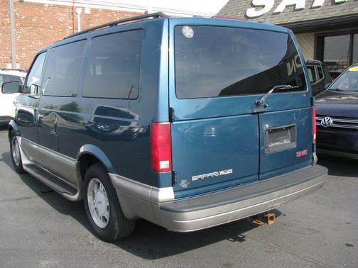 2003 GMC Safari Base