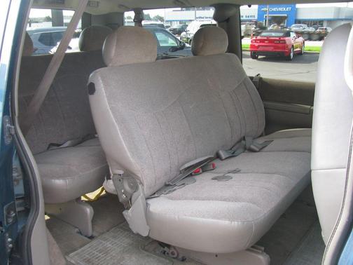2003 GMC Safari Base
