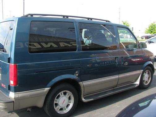 2003 GMC Safari Base