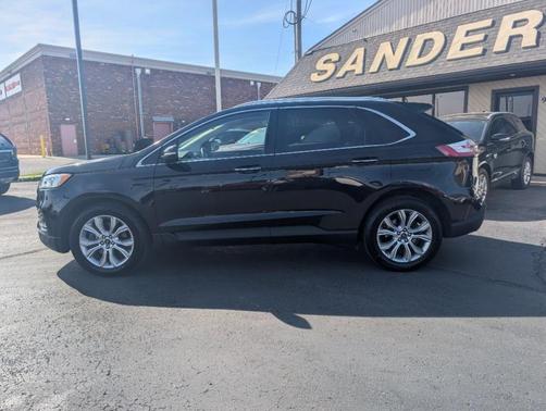 Black 2019 Ford Edge Titanium