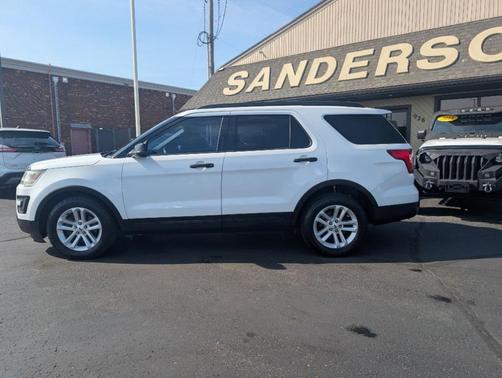 White 2017 Ford Explorer Base