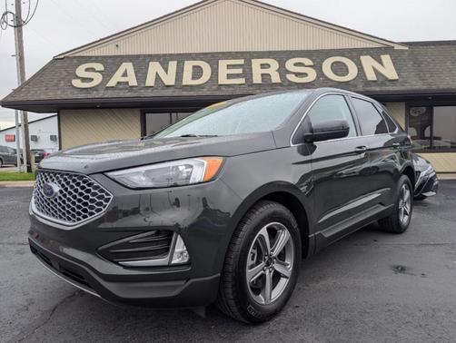 Green 2024 Ford Edge SEL