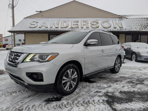 2020 Nissan Pathfinder S