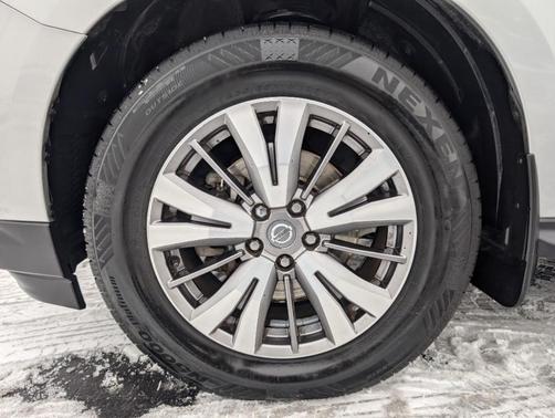 2020 Nissan Pathfinder S