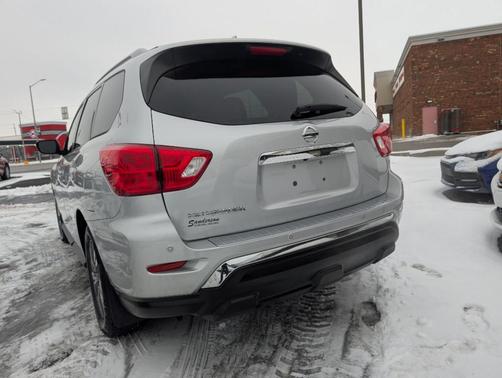 2020 Nissan Pathfinder S