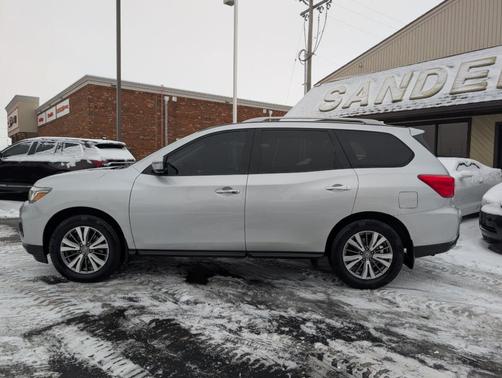 2020 Nissan Pathfinder S