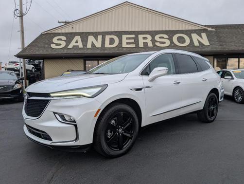 2023 Buick Enclave Essence